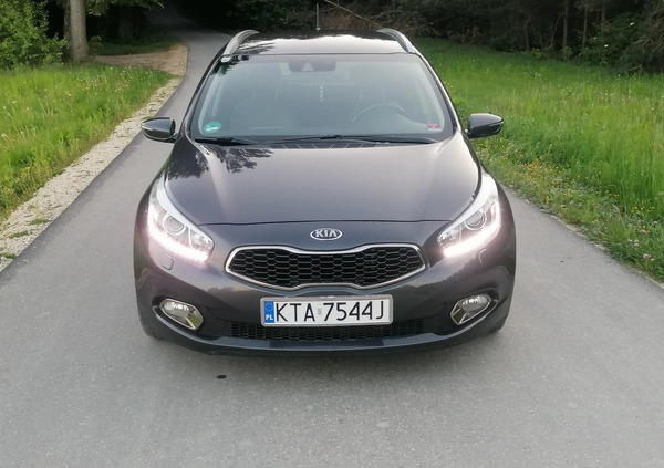 Kia Ceed cena 37900 przebieg: 199140, rok produkcji 2013 z Międzychód małe 352